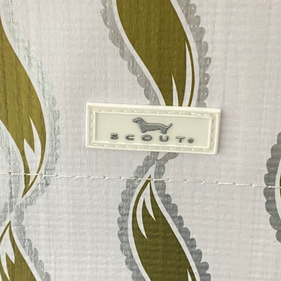 SCOUT Mixed Size Gift Bag Set (Set of 3) in Silver Lining - Picture 6 of 6